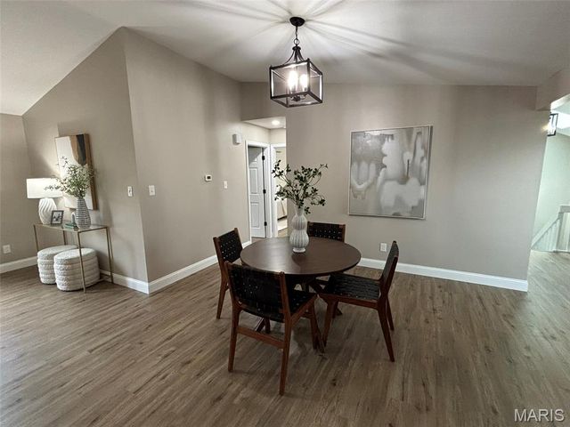 1756 Pineberry Court, St Louis, MO 63146
