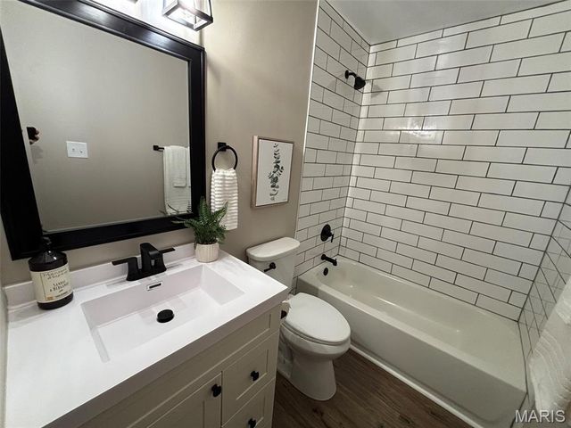 1756 Pineberry Court, St Louis, MO 63146