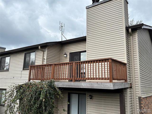 1756 Pineberry Court, St Louis, MO 63146