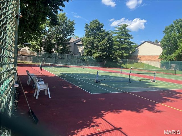 1756 Pineberry Court, St Louis, MO 63146