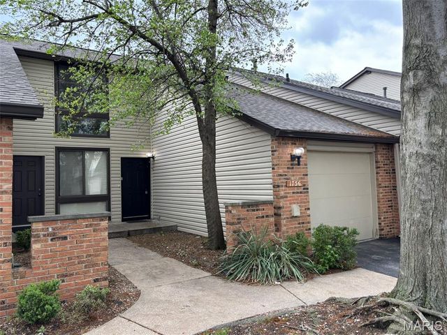 1756 Pineberry Court, St Louis, MO 63146