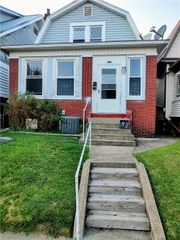 1117 8th Ave, Brackenridge, PA 15014