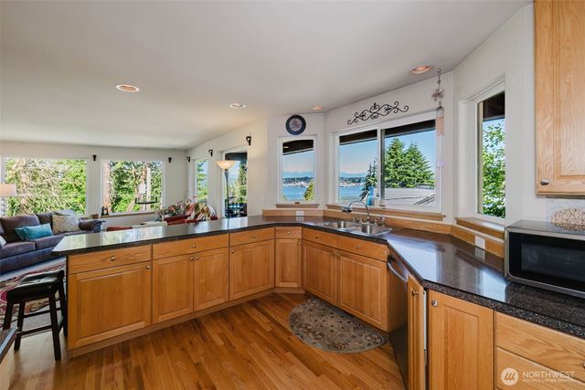 221 Farragut Avenue, Port Orchard, WA 98366
