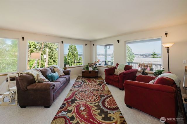221 Farragut Avenue, Port Orchard, WA 98366