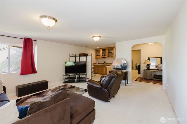 221 Farragut Avenue, Port Orchard, WA 98366