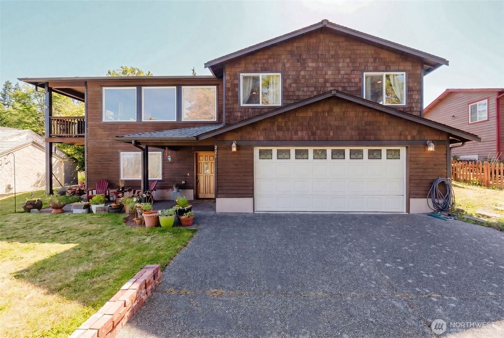221 Farragut Avenue, Port Orchard, WA 98366