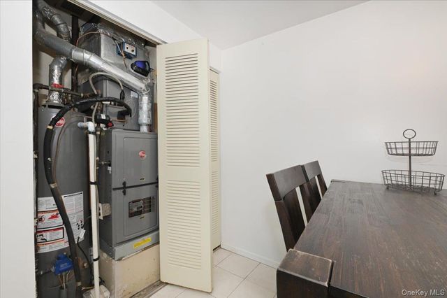 271 Birchwood Road, Medford, NY 11763