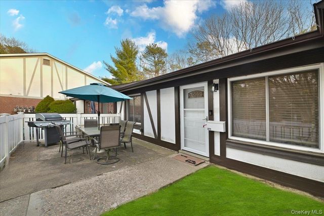 271 Birchwood Road, Medford, NY 11763