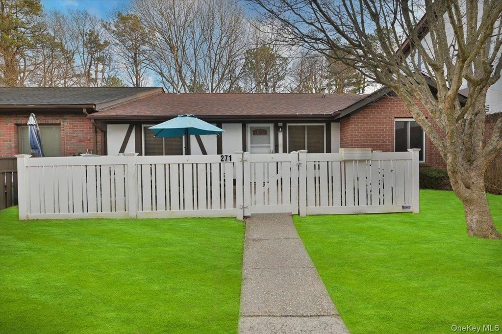 271 Birchwood Road, Medford, NY 11763