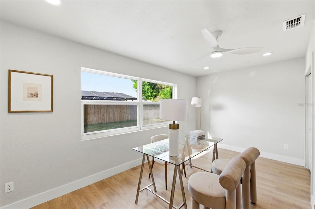 Image 13 of property listing at 2860 64TH TERRACE S, St Petersburg, FL 33712