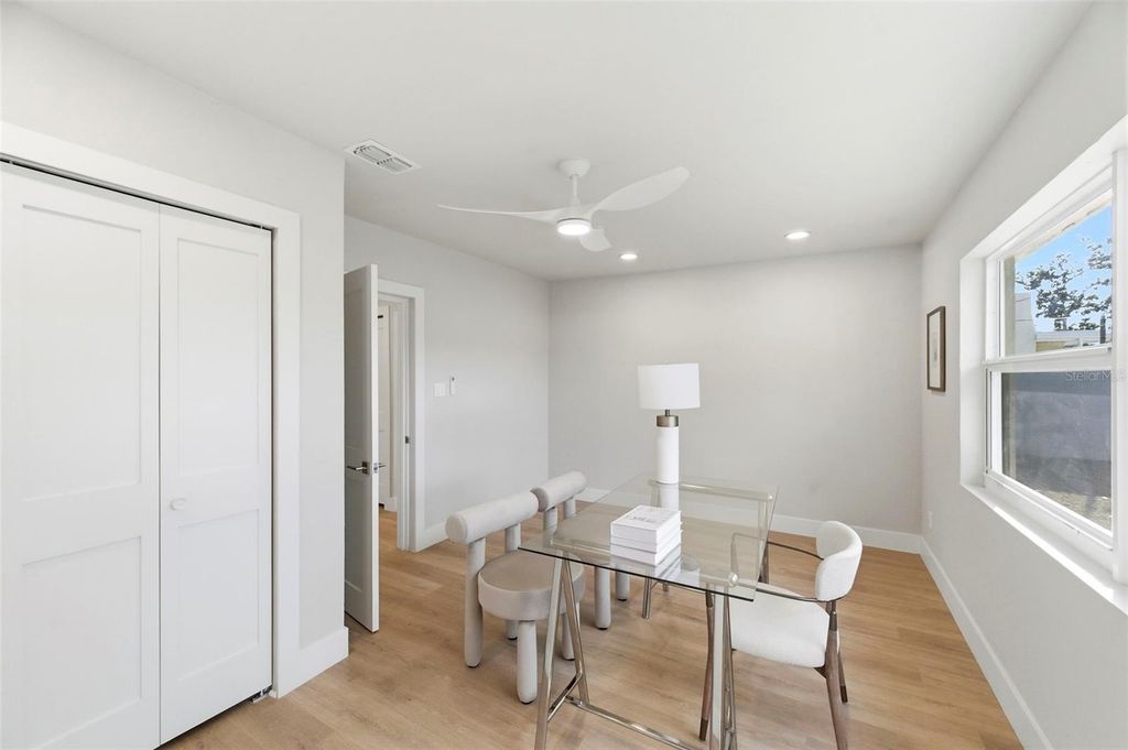 Image 15 of property listing at 2860 64TH TERRACE S, St Petersburg, FL 33712