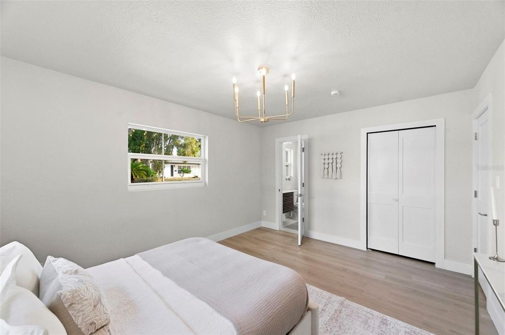 Image 18 of property listing at 2860 64TH TERRACE S, St Petersburg, FL 33712