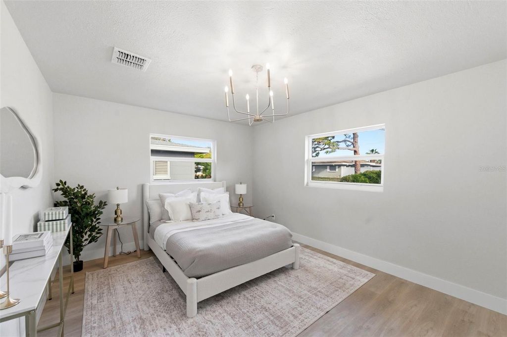 Image 20 of property listing at 2860 64TH TERRACE S, St Petersburg, FL 33712