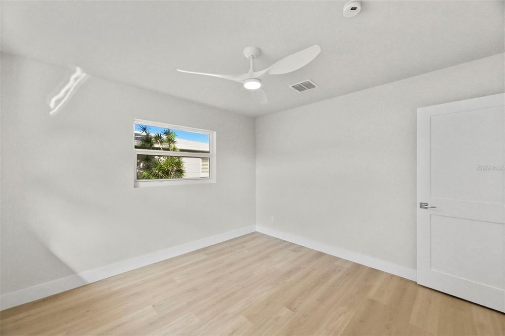 Image 26 of property listing at 2860 64TH TERRACE S, St Petersburg, FL 33712