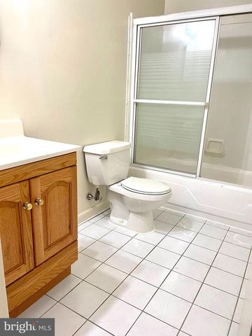 1 KERWICK CT, North Wales, PA 19454