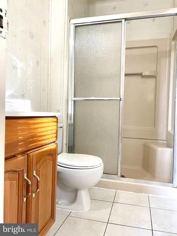 1 KERWICK CT, North Wales, PA 19454