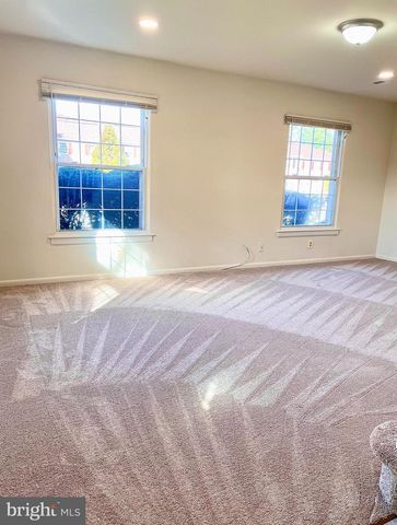 1 KERWICK CT, North Wales, PA 19454