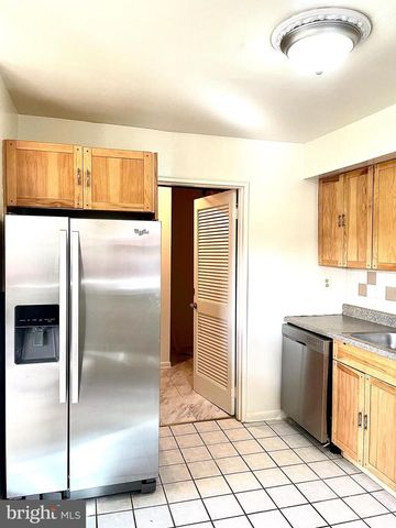 1 KERWICK CT, North Wales, PA 19454