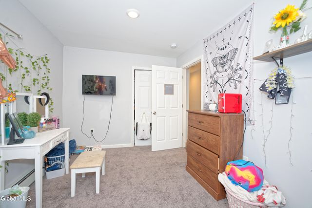 941 6th St Street, Rensselaer, NY 12144