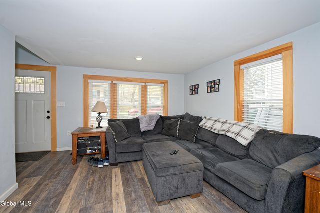 941 6th St Street, Rensselaer, NY 12144