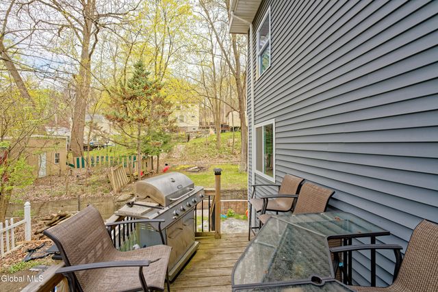 941 6th St Street, Rensselaer, NY 12144