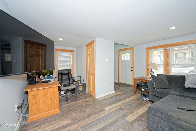 941 6th St Street, Rensselaer, NY 12144