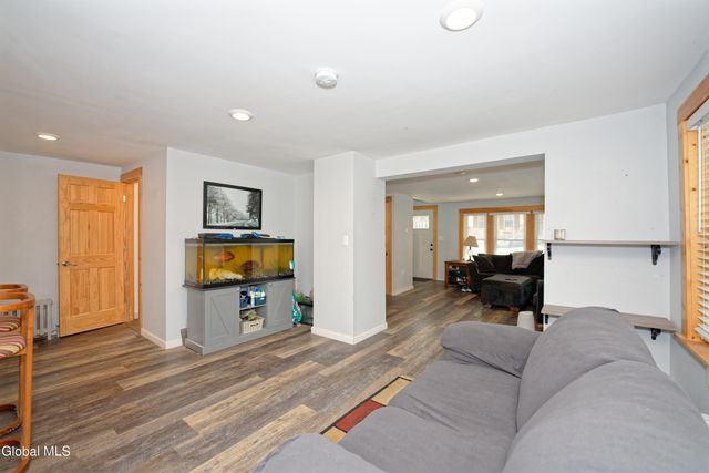 941 6th St Street, Rensselaer, NY 12144