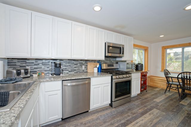 941 6th St Street, Rensselaer, NY 12144