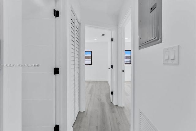 4520 NW 198th St, Miami Gardens, FL 33055