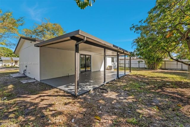 4520 NW 198th St, Miami Gardens, FL 33055