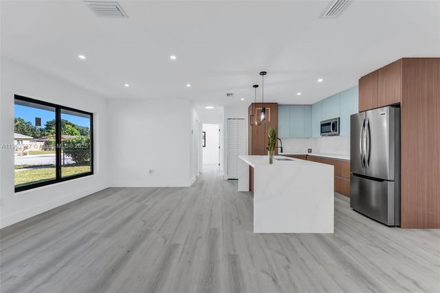 4520 NW 198th St, Miami Gardens, FL 33055