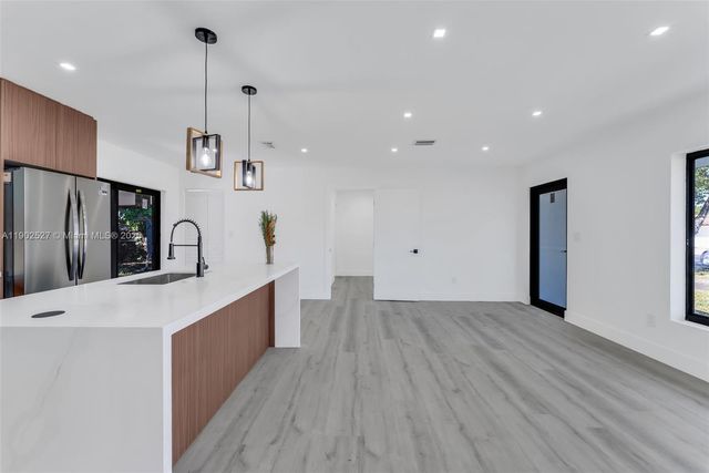 4520 NW 198th St, Miami Gardens, FL 33055