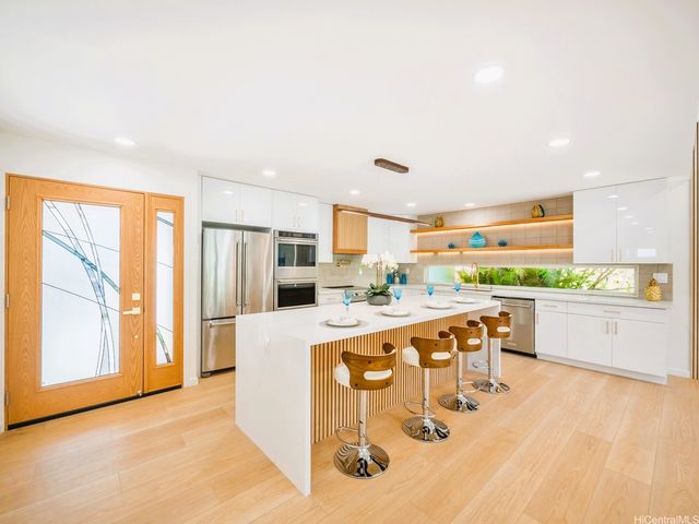 3565 Loulu Street, Honolulu, HI 96822