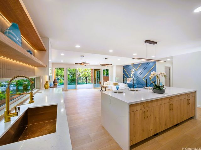 3565 Loulu Street, Honolulu, HI 96822
