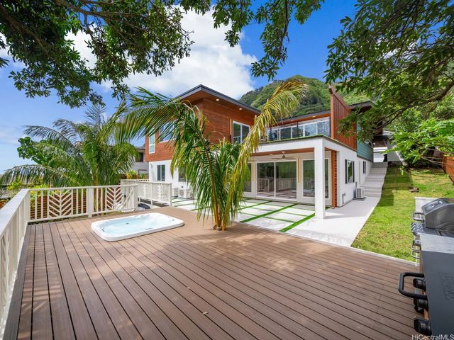 3565 Loulu Street, Honolulu, HI 96822