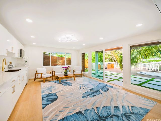 3565 Loulu Street, Honolulu, HI 96822