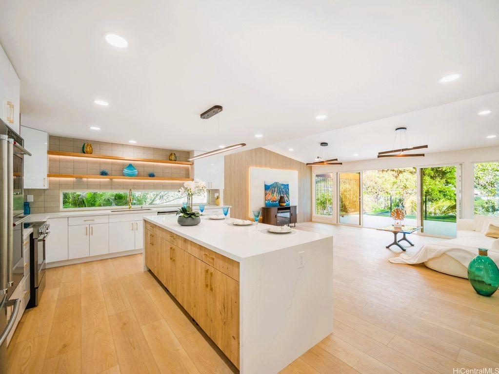 3565 Loulu Street, Honolulu, HI 96822