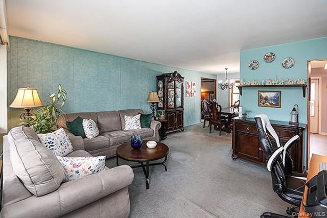 99 Ronkonkoma Boulevard, Centereach, NY 11720