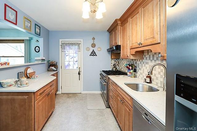 99 Ronkonkoma Boulevard, Centereach, NY 11720