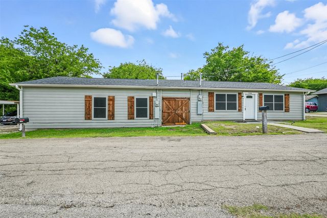 734 Thompson Drive A and B, Lake Dallas, TX 75065