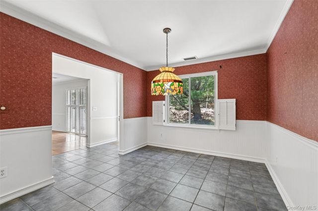 950 Skyline Drive, Coram, NY 11727