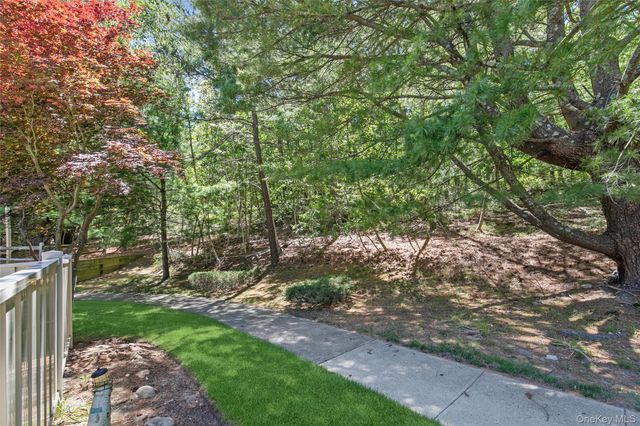 950 Skyline Drive, Coram, NY 11727