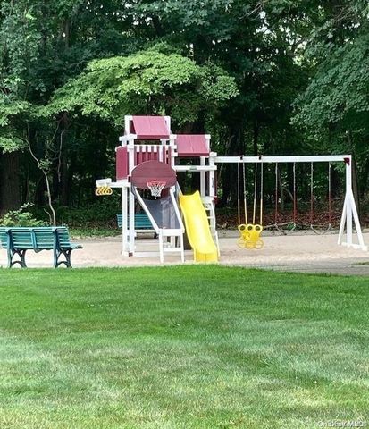 950 Skyline Drive, Coram, NY 11727