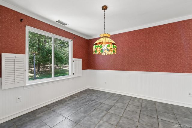 950 Skyline Drive, Coram, NY 11727