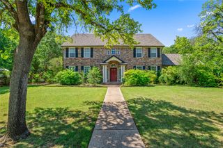 150 Creekside Drive, Double Oak, TX 75077