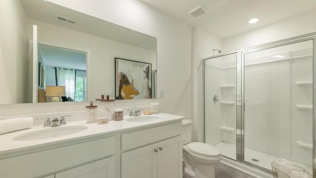 508 Woodcreek Circle 6, Atlanta, GA 30331