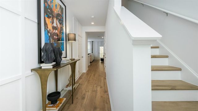 508 Woodcreek Circle 6, Atlanta, GA 30331