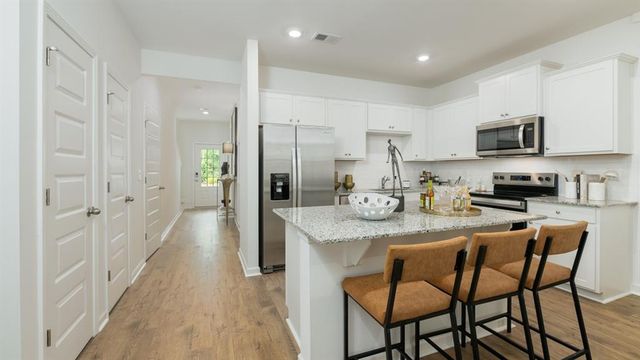 508 Woodcreek Circle 6, Atlanta, GA 30331