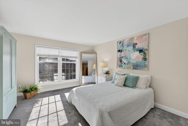 34 MAY APPLE DR, Downingtown, PA 19335