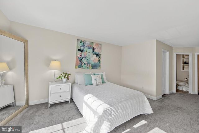 34 MAY APPLE DR, Downingtown, PA 19335